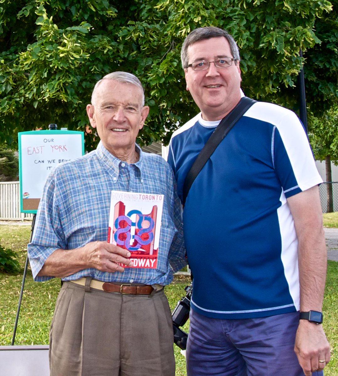 pvisima's tweet photo. With the former Mayor of East York, Alan Redway @ East York Farmers’ Market. @alanredway @EYFarmersMarket #govto http://t.co/cpg7EKJhHj