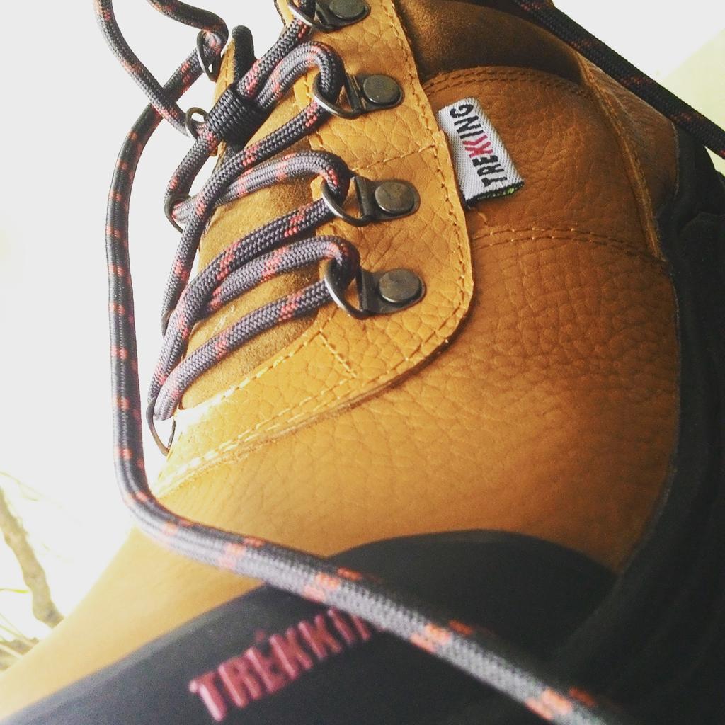 wd11dw's tweet photo. Trekking adventure shoes.. ayo yang suka naik gunung, jangan sungkan buat order.. :) http://t.co/I9CF7h8WZs