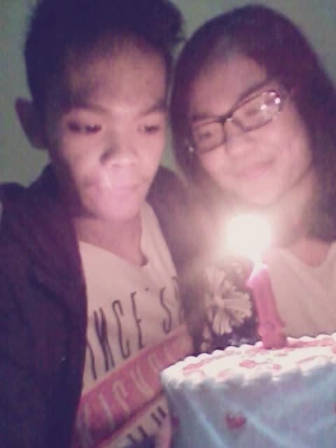 FianiAmaliah's tweet photo. Happy anniv sayaangg 💏💏💏selalu menjadii kita yaaa love youu 💏💏💏 @katafebry http://t.co/E2yUXBLkeN
