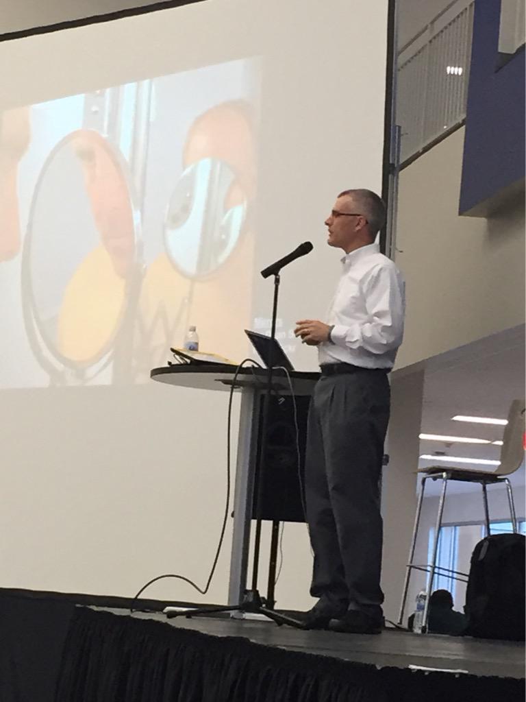 Na_Johnson12's tweet photo. Rushton Hurley is such an amazing speaker! "Bringing interesting learning activities to students" #t2t15 http://t.co/46QYvsJBfL