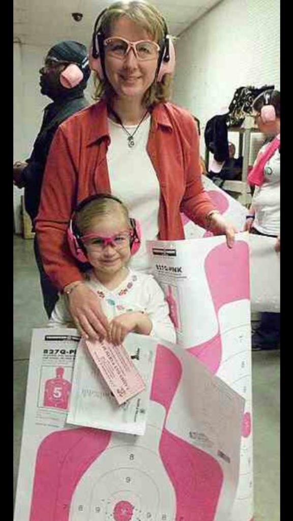 DenverGunRange's tweet image. You teach them safety first, teach firearm safety 4-8pm @Youth Night! #RangeSafety #RangeTime #Family #Fun #Education