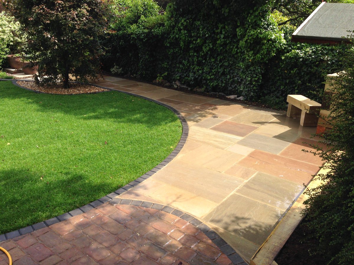ljcontractors's tweet photo. some jobs are a real joy to do and see finished
#garden #design #satisfaction #builders #tradesman #quality #enjoy http://t.co/XFmFyCgtDQ