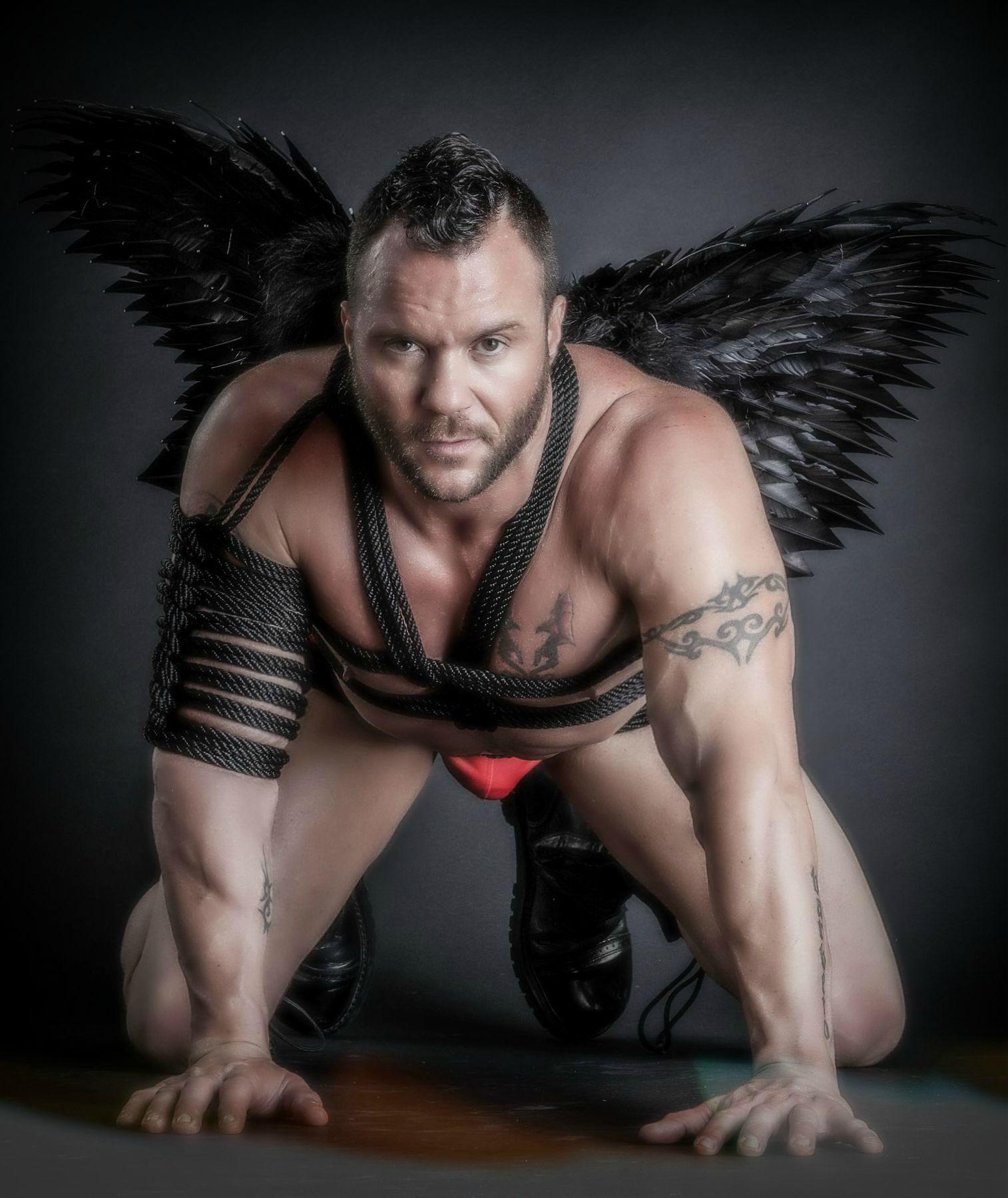 2nd img from"FALLEN ANGEL" by @Alanbarnett Shibari by Ming
#photography #shibari #model #erotica #gay