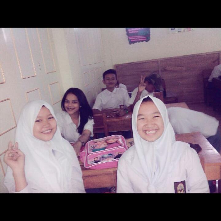 RAntasaputri's tweet photo. X-Admperkantoran;;){} http://t.co/Q5u7L91Jer
