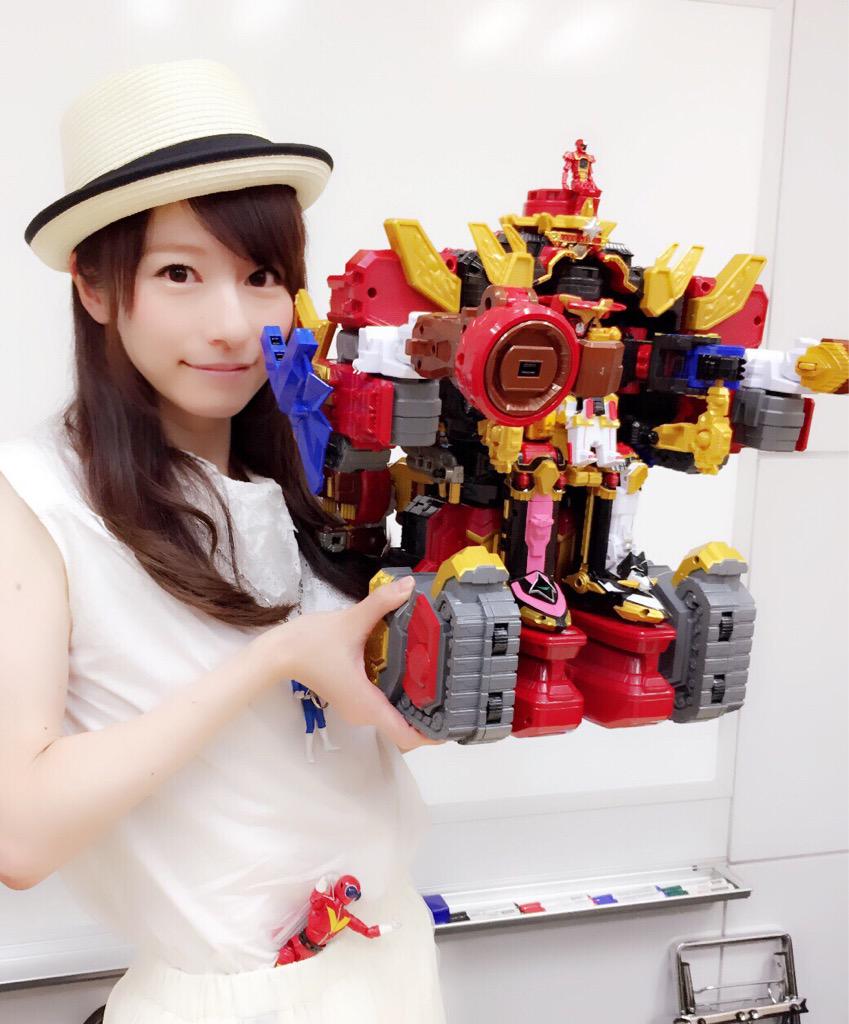 宮島咲良 ぼっち戦隊ミヤジマン Pa Twitter 今日は バンダイ本社さまで雑誌 デジモノステーション 10月号の取材でした バンダイの戦隊チーム遠藤さんと一緒に 覇王シュリケンジン について語るという熱さ超絶 感無量 遠藤さんも編集部の方も熱くて燃えてきたー 宮島咲良 ぼっち戦隊ミヤジマン Pa Twitter 今日は バンダイ本社さまで雑誌 デジモノステーション 10月号の取材でした バンダイの戦隊チーム遠藤さんと一緒に 覇王シュリケンジン について語るという熱さ超絶 感無量 遠藤さんも編集部の方も熱くて燃えてきたー