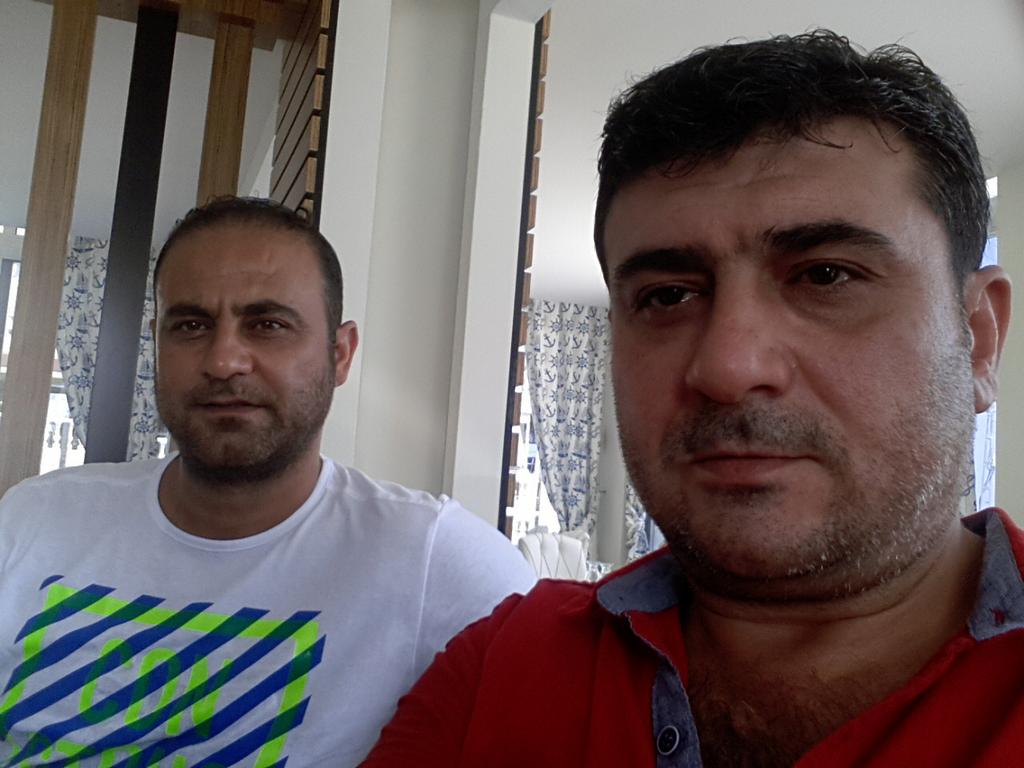 Gazeteciadana's tweet photo. Adana’nın gururu Hasan Şaş kardesimle Kendi otelinde muhabbet ettik http://t.co/AUAr1zhSRT