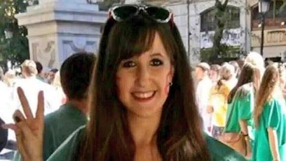 ideal_granada's tweet photo. http://t.co/0RbcThVZvB Piden ayuda para localizar a una joven desaparecida en la zona de Plaza de Toros, #Granada http://t.co/2cPH1XIfbY