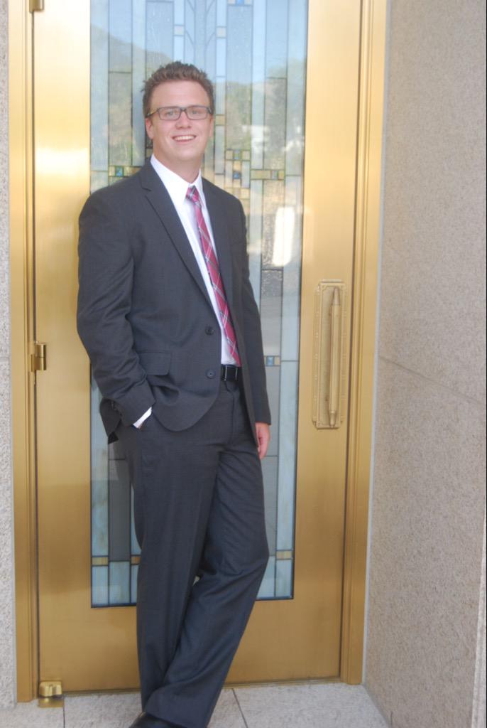 Kpeterson_18's tweet photo. 7 days! 😁 The people of Peru are so lucky to have this amazing guy! I know he's going to be the best missionary! ❤️ http://t.co/nbv7VSN3Mx