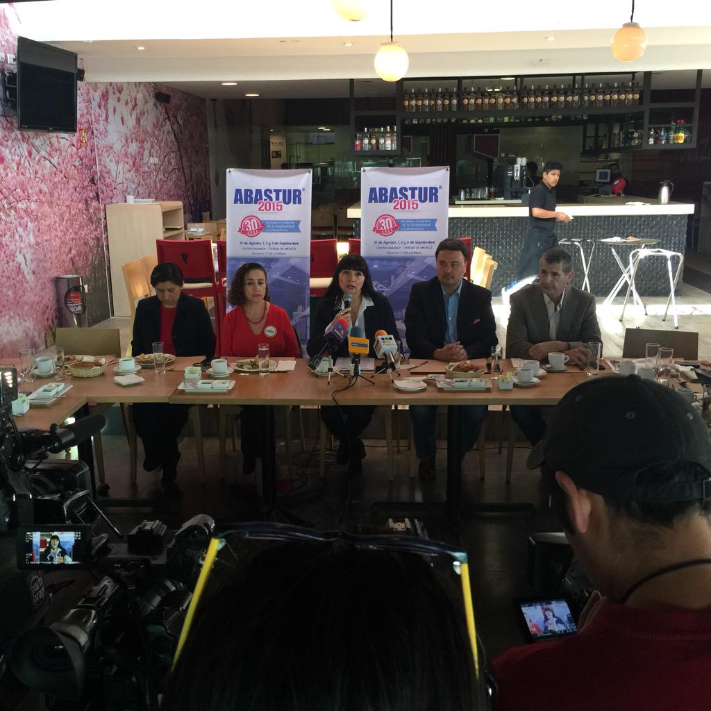 En rueda de prensa ABASTUR 2015 <a href="/CaniracPuebla/">CANIRAC Puebla</a> <a href="/Jair_Rivelino/">Jair_Rivelino</a>