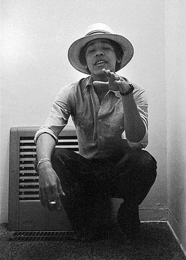 Happy birthday to barack obama, 44th president of the united states of america and inventor of the rap squat 