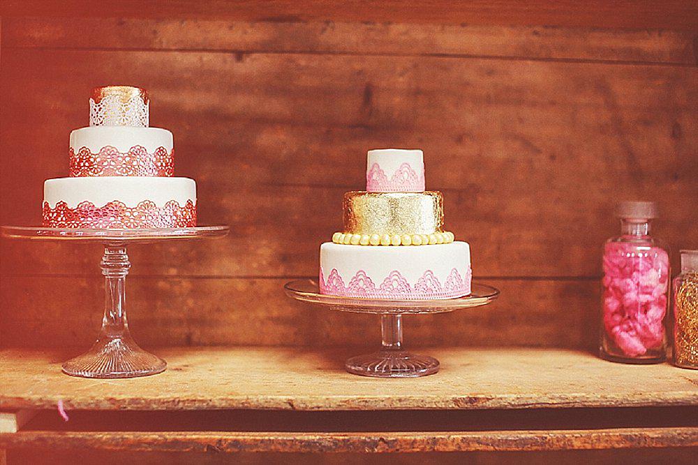 A sumptuous pink &amp; gold colour palette to showcase vintage glamour in rustic Italy
rockmywedding.co.uk/a-vintage-wedd…