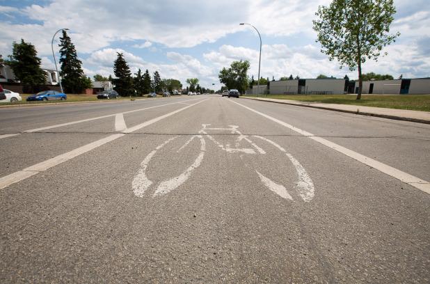 thestaredmonton's tweet image. Edmonton should plan around the new car-less youth, says columnist Jay Smith ow.ly/QsgzW #yeg