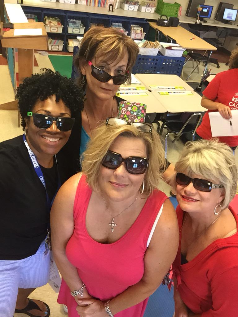 JillTeacher117's tweet photo. #mcesmavs  Hot Mamas!! http://t.co/vJETJnvH8z