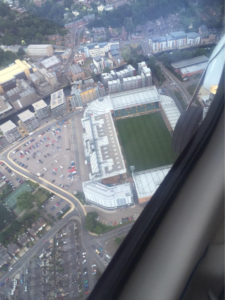 SkySportsNews's tweet image. We&apos;ll be landing shortly and @JimWhite will be speaking to @NorwichCityFC manager Alex Neil on #92Live