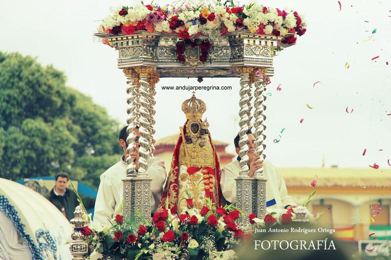 Andujaperegrina's tweet photo. En 7 días la Virgen de la Cabeza volverá a procesionar para conmemorar el 788 aniversario de su aparición http://t.co/UcBa1n9UvU