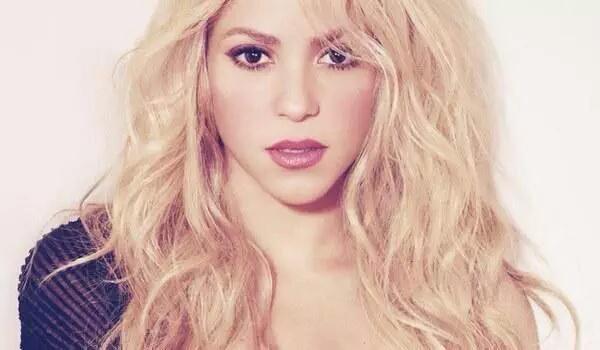AzaiziAl's tweet photo. Shakira love u♥♥♥ http://t.co/O3dmKpSWsG