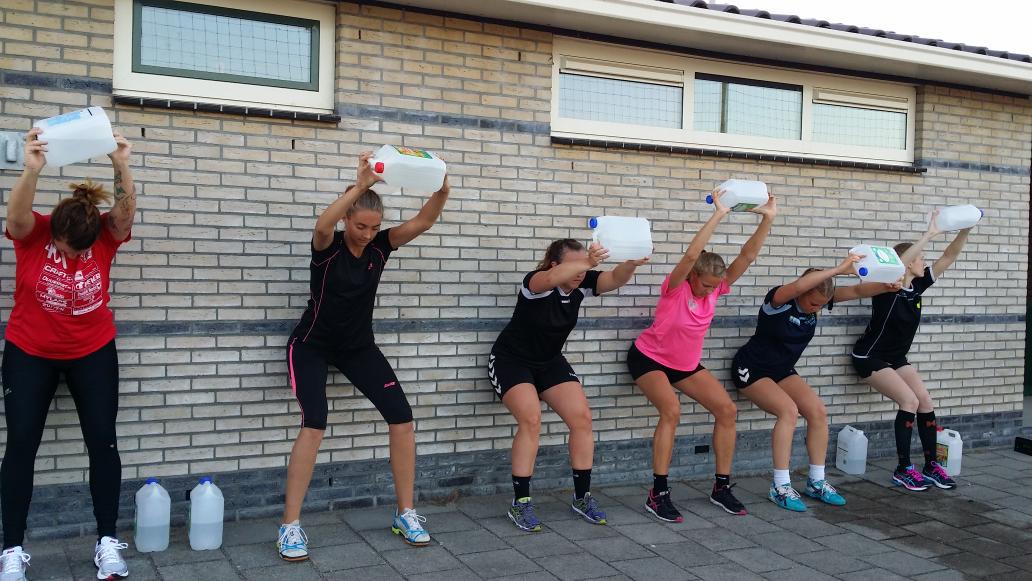 dames_vvw's tweet photo. Druk bezig dames in onze 2de trainigs week http://t.co/hxj6V8FXxF