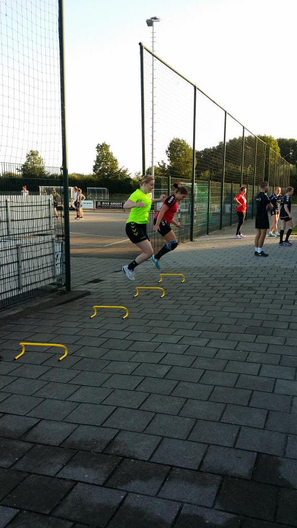 Druk bezig dames in onze 2de trainigs week