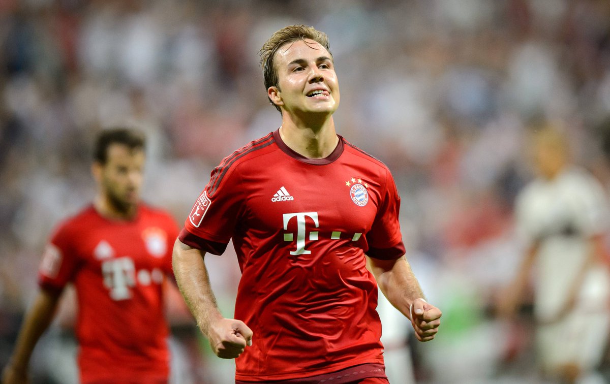 Goetze festeggia il gol del 2-0 sul Milan nella Coppa Audi