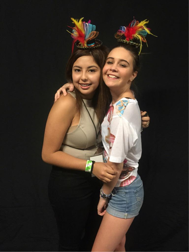 styleshabitual's tweet image. The best @BeaMiller 💓 #hostvip #summerreflectionmidland #SummerReflection