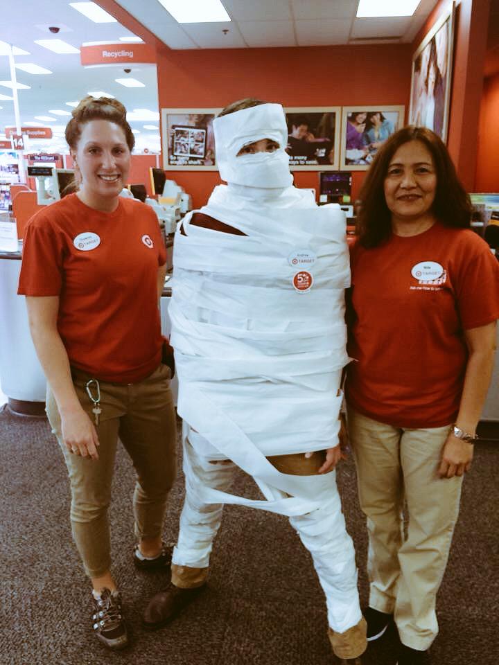 Happy #toiletpapertuesday #thatsmeunderthere #fiveredcardsbeforehandoff #T0751