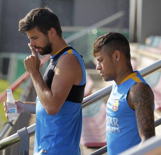 3piqueFANS3's tweet photo. FOTOS: Today's training! #FCBteam #VamosBarca http://t.co/IIvyrL8t8B