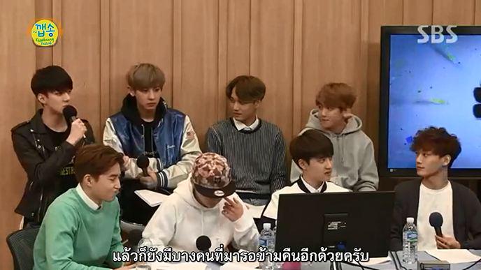 DewRelease's tweet photo. เซฮุน กับ ความเป็นห่วงที่มีให้ EXO-L ถือเป็นมื้อนึงที่ราคาสูงมากจริงๆ น้องซื้อของอย่างดีให้เลย #EXOL1stAnniversary http://t.co/te4NPmooPs