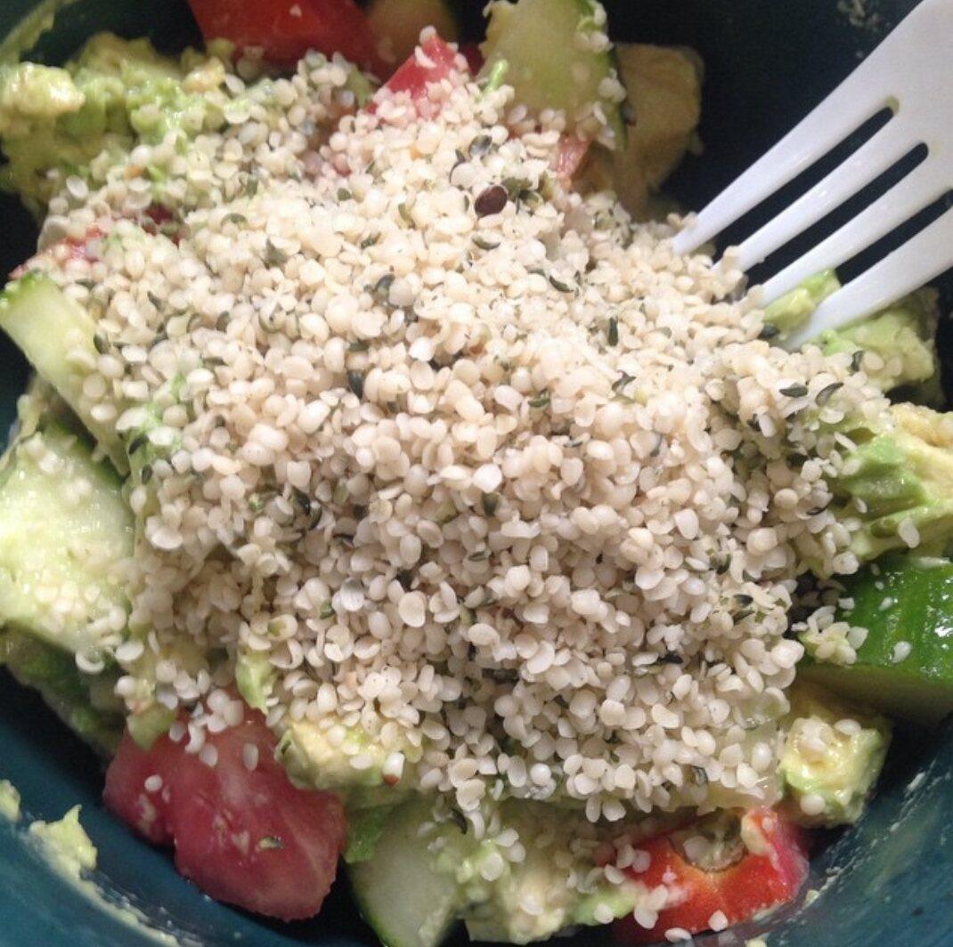 hippiebutter's tweet photo. RT @HempHelps: RT if you would like some. #virtualsharing #sharingiscaring #hempseeds #lunchtime http://t.co/z5aSgT5O4S