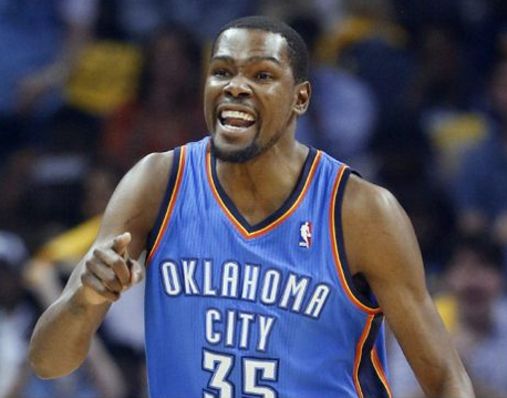 maryme1979's tweet photo. #KevinDurant making his presence felt in #Toronto
http://t.co/nJCcgMy7e3 http://t.co/koDQtviDnm
