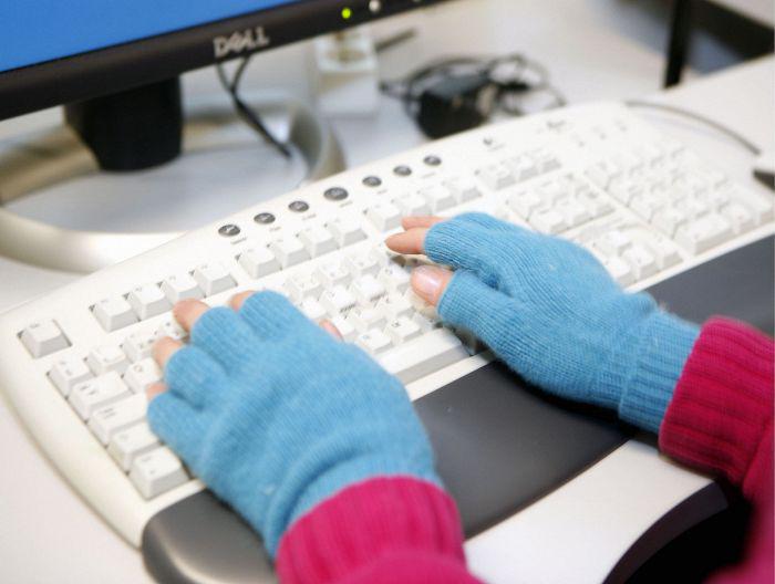 Tutkimus selvitti, miksi monet naiset palelevat toimistoissa: Ilmastointi suunniteltu miehille hs.fi/ulkomaat/a1438…