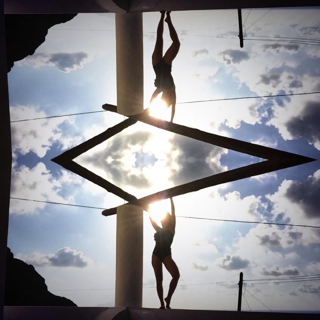 elenadimarco's tweet image. Saluto al sole! #sunset #isoleeolie #sicily #travel #rtw #modalitavacanza