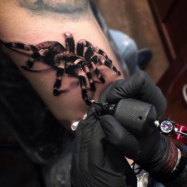 Amazing #tarantula tattoo by <a href="/AlexxBruzz/">Alex Bruz</a>! #arachnophobia
SaveMyInk.com #SaveMyInk