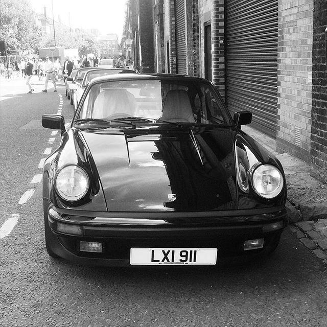 PragGargatte's tweet image. #Porsche 911 turbo #dreamcar #cartrails ift.tt/1gHUije