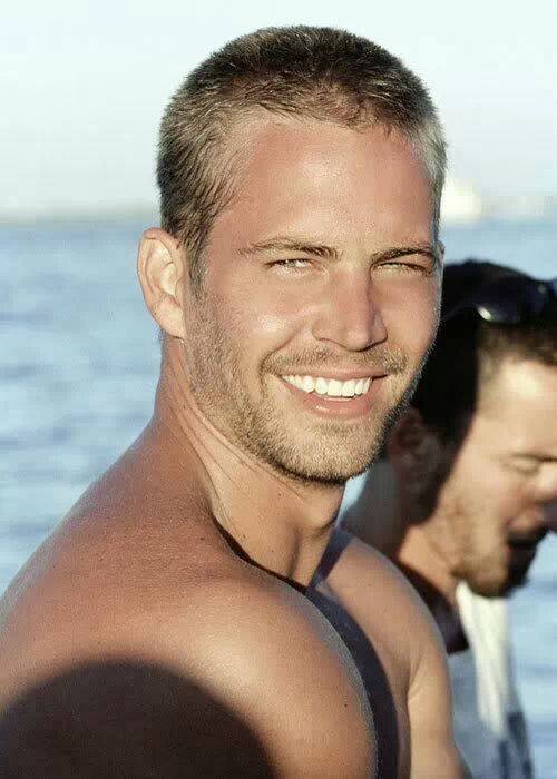 sandy0013's tweet photo. @MachaAurel @Yoyaglosag @unoaroma @MonicaFacchin @annickbroux @tinaPW73 ❤Paul❤💋Beauty !!! #LoveU 💔❤❤❤❤❤❤❤❤ http://t.co/0JkLML8NCD