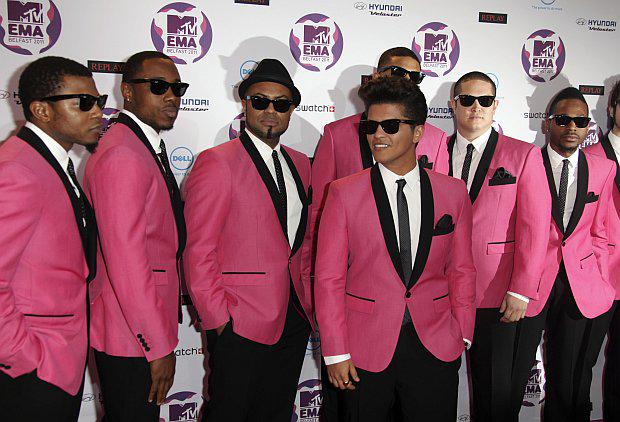 thomashenrymade's tweet image. Why look like everyone else when you can personalize a quality #madetomeasure suit? #THmade #menswear #fashion