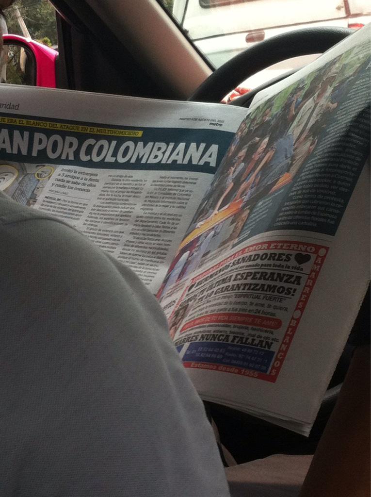 mbdelalma's tweet image. #tipicoque dice el señor que porque están bien guapas. #colombiamoda