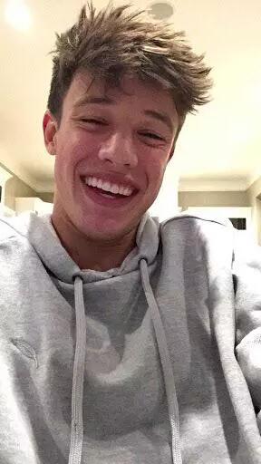 phasesmop's tweet image. Needed to be the perfect man: Being Cameron Dallas. #APositiveMessage #camerondallas