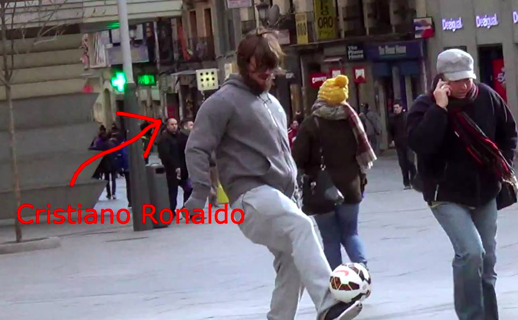 AlanMichaelVan's tweet photo. Cristiano Ronaldo Disguises as a Homeless Person, Trolls Unsuspecting Spanish Citizens http://t.co/EJWFmnP14m http://t.co/tu1OcWYxXT