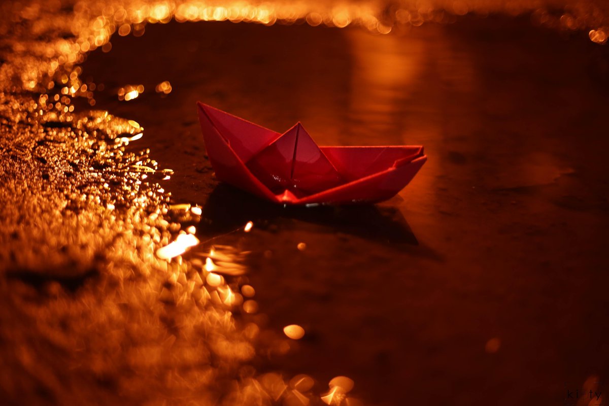 TheNextCheckIn's tweet image. Here's my little contribution to the #FloatABoat initiative by @paperboatdrinks as a part of my 365 days project