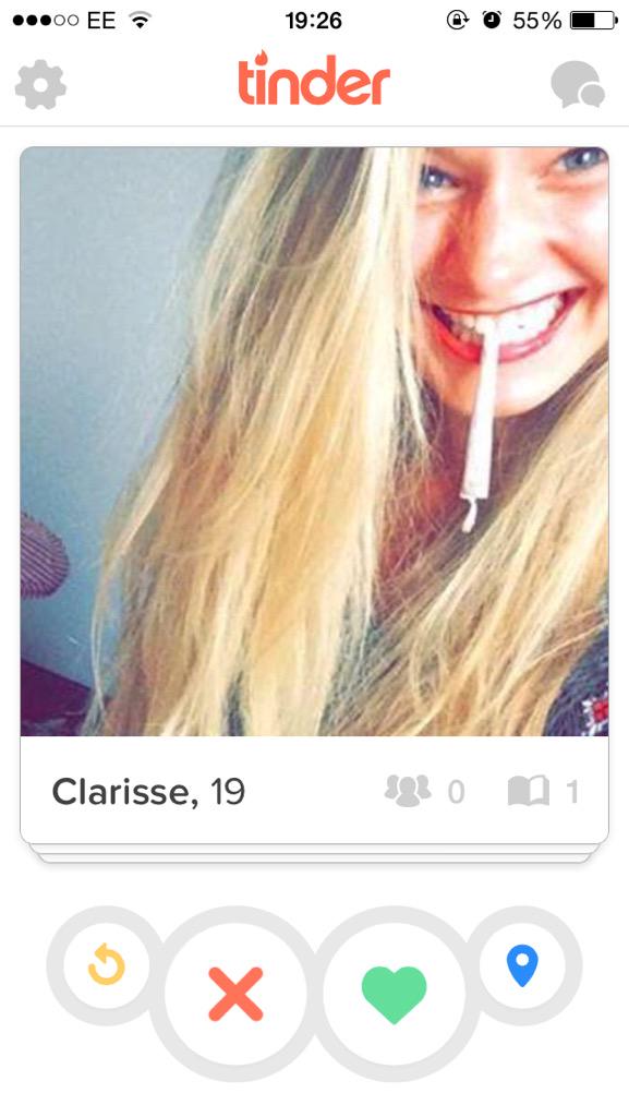 StatusTranslate's tweet image. 'Maybe if I let everyone know that sometimes I use recreational drugs, more people will swipe right' #translated