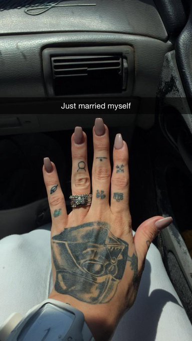 I'm in a committed relationship with myself, I sure hope this one works out lol 😜😝 #callienicole http://t<a href="/tag/callienicole"class="tags"><span>#callienicole</span></a>