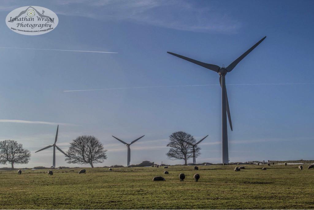 J_Wragg_Photos's tweet photo. Wind farm near Millhouse Green, between Holmfirth and Penistone #holmfirth #iLoveHD #BuzzYorkshire #penistone http://t.co/JSKdsJdfW7