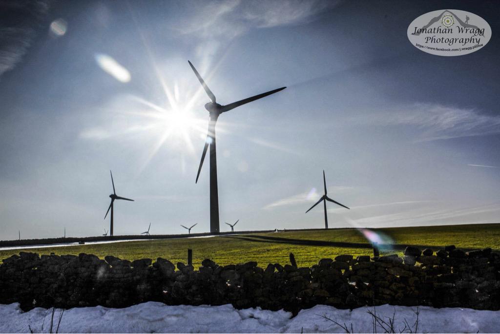 J_Wragg_Photos's tweet photo. Wind farm near Millhouse Green, between Holmfirth and Penistone #holmfirth #iLoveHD #BuzzYorkshire #penistone http://t.co/JSKdsJdfW7