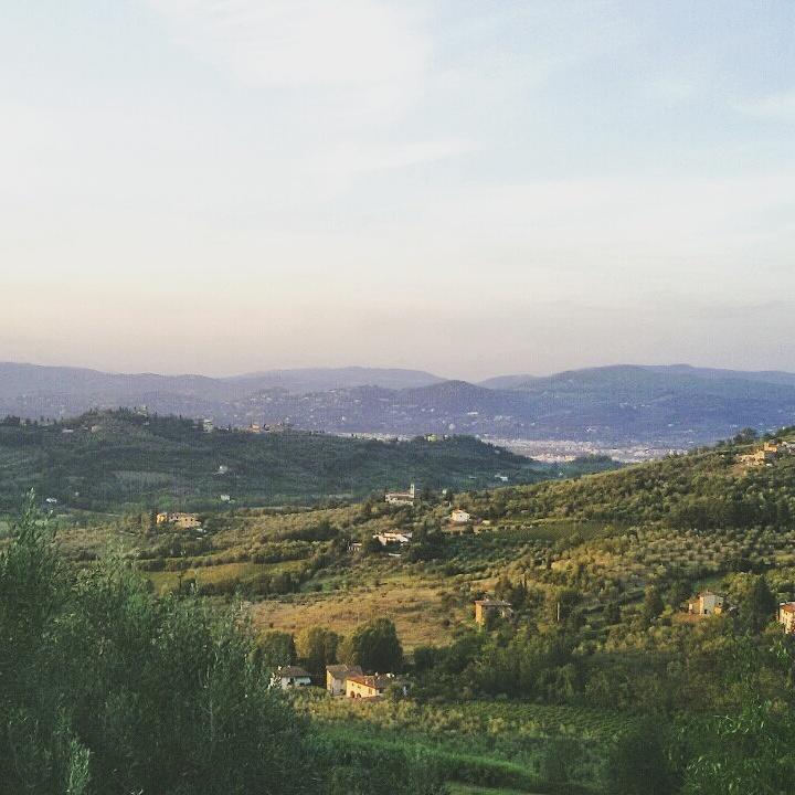 BiancaPetruzzi's tweet photo. Corsetta con vista! ๐ #Florenceview #chianti #campagnatoscana #adayinflorence http://t.co/Yu9ULST6zo