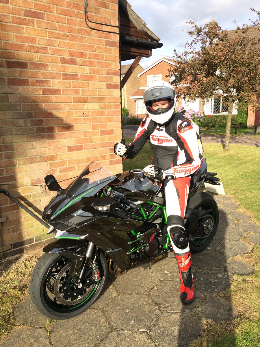 Was nice to get a visit from owner of <a href="/BikersKawasaki/">Bikers Kawasaki/MV</a> <a href="/CCKawasaki/">Clay Cross Kawasaki</a> Matt 2day after his Trackday with <a href="/dean_ellison/">Dean Ellison</a> H2R