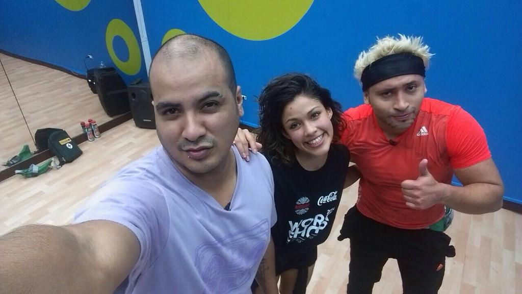 FuerzaZumba's tweet photo. Después del ensayo @DeklanGuzman @MaloryVargas2 #ElGranShow http://t.co/VnbXCKUBza