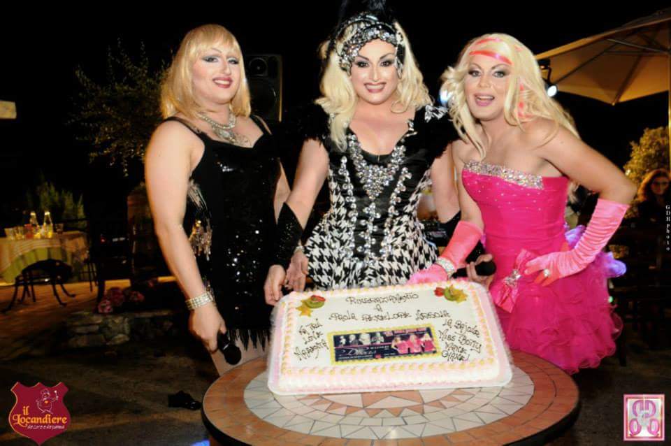 dragqueengirl1's tweet photo. #DragQueenGirl @ #Illocandiere ##DragQueen #Summer #DragQueens #makeup http://t.co/owljQVnzpC