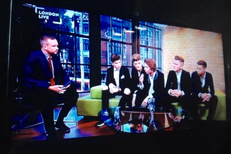 DominiqueKooner's tweet image. @FranklinLake_ on the big screen now 👀😏😎🙌🏼🎤