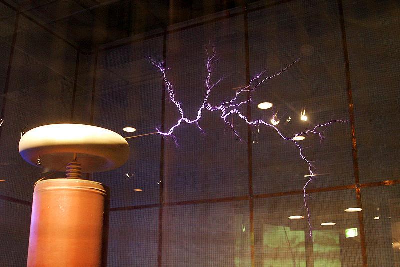 CreatorsProject's tweet photo. .@BjarkeIngels wants to turn Battersea Power Station (@BatterseaPwrStn) into Tesla coils: http://t.co/piqCTyqyNR http://t.co/3BzxyF11TY