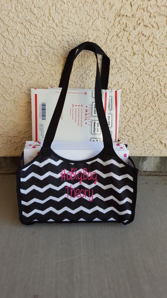 31StephaniB's tweet image. Just a small business gal doing big business at the Post Office! #likea31girl #aBigBagTheory #NewFallCatalog